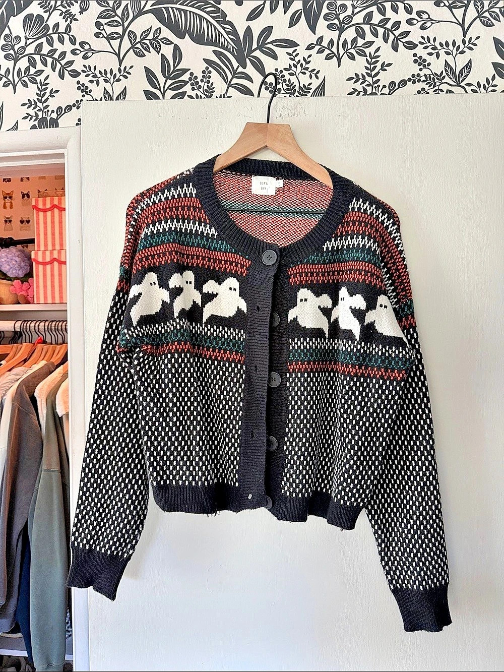 Luna Ivy Ghost Pattern Knit Button-Up Cardigan Black & Red Medium